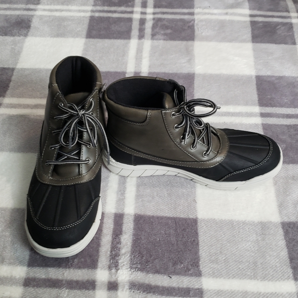 Memory foam boots